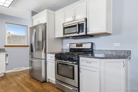 Tiny photo for 15 S 10th Street, St. Charles, IL 60174 (MLS # 12752058)