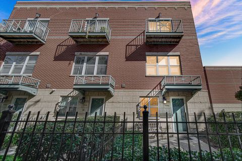 Tiny photo for 1150 E 46TH Street, Chicago, IL 60653 (MLS # 12467267)