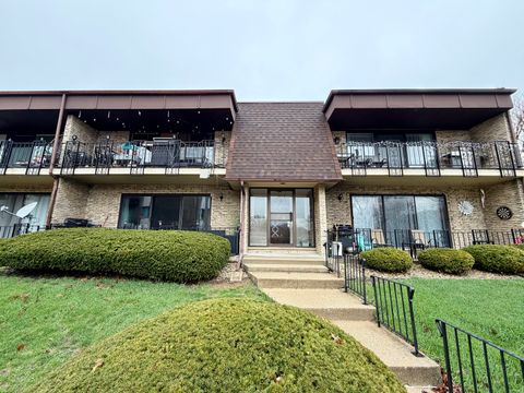 Photo of 9111 S Roberts Road #8A, Hickory Hills, IL 60457 (MLS # 12612961)