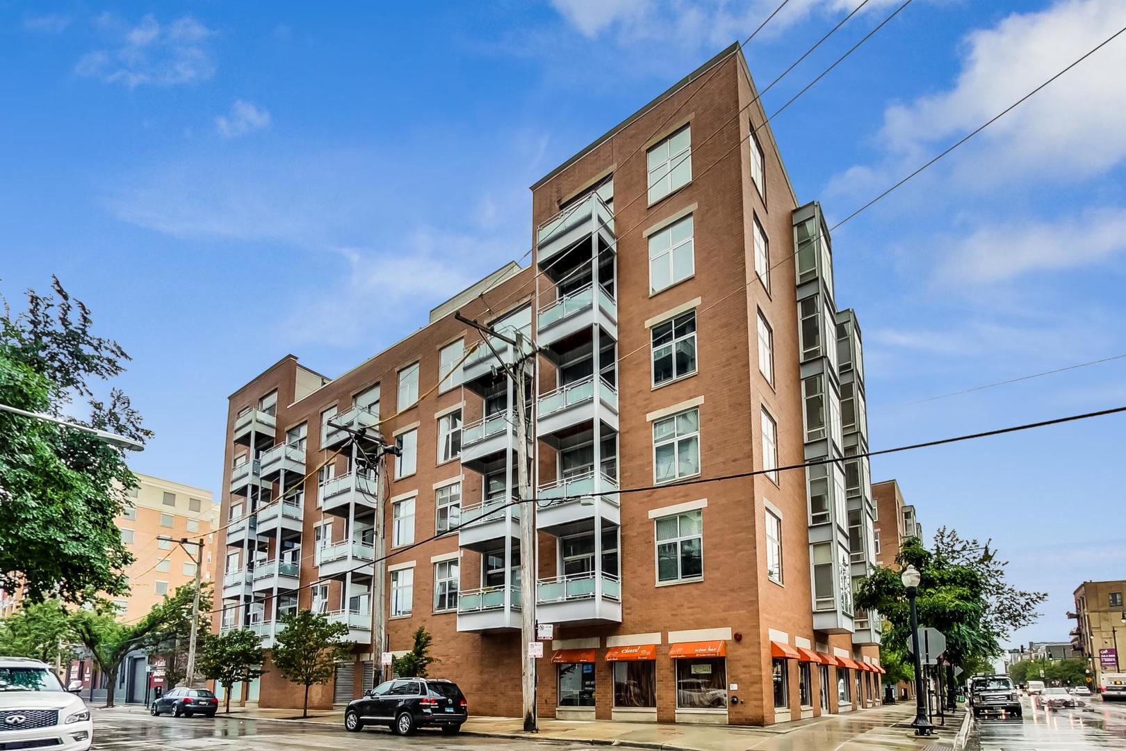 939 W Madison Street 504