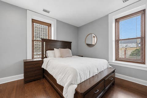 Tiny photo for 559 W SURF Street #306, Chicago, IL 60657 (MLS # 12678072)