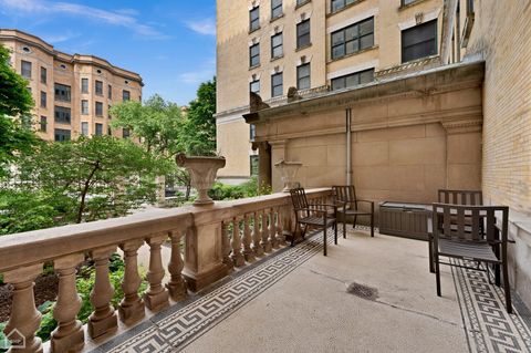 Tiny photo for 559 W SURF Street #306, Chicago, IL 60657 (MLS # 12678072)