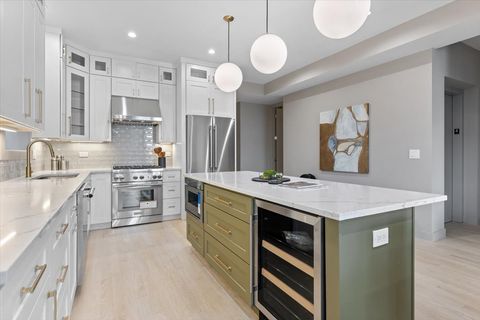 Tiny photo for 2450 N Clybourn Avenue #3S, Chicago, IL 60614 (MLS # 12468114)