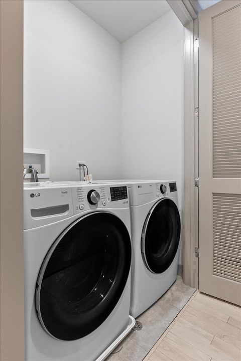 Tiny photo for 2450 N Clybourn Avenue #3S, Chicago, IL 60614 (MLS # 12468114)