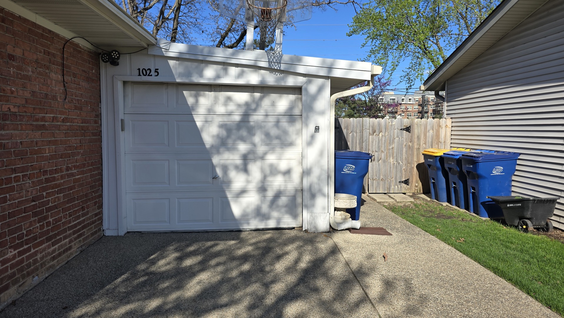 1025 Longaker Road