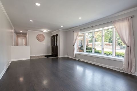 Tiny photo for 505 E Atwood Court, Elmhurst, IL 60126 (MLS # 12474332)