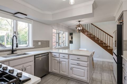 Tiny photo for 505 E Atwood Court, Elmhurst, IL 60126 (MLS # 12474332)