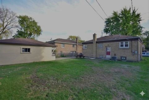 Tiny photo for 144 E Quincy Street, Riverside, IL 60546 (MLS # 12605289)