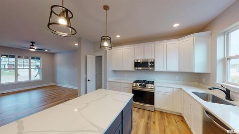 Tiny photo for Lot 11 Faiths Way, Bettendorf, IA 52722 (MLS # 12605736)