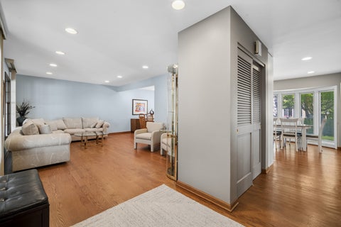 Tiny photo for 3220 N Volz Drive W, Arlington Heights, IL 60004 (MLS # 12772109)