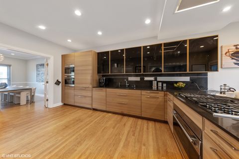 Tiny photo for 28 S Clay Street, Hinsdale, IL 60521 (MLS # 12494593)
