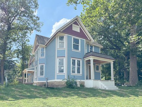 Tiny photo for 885 Geneva Road, St. Charles, IL 60174 (MLS # 12437096)