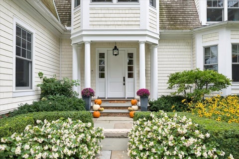 Tiny photo for 252 Myrtle Street, Winnetka, IL 60093 (MLS # 12767250)