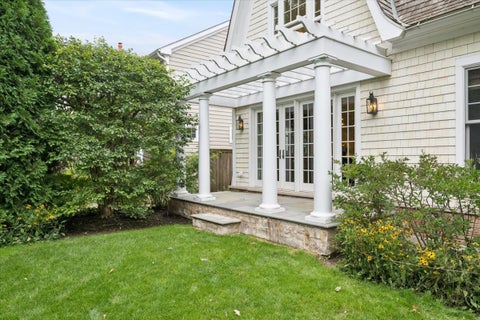Tiny photo for 252 Myrtle Street, Winnetka, IL 60093 (MLS # 12767250)