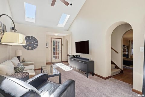 Tiny photo for 3019 E 18TH Street, Davenport, IA 52803 (MLS # QC4268999)