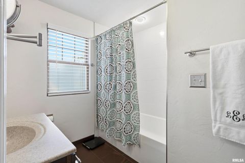 Tiny photo for 3019 E 18TH Street, Davenport, IA 52803 (MLS # QC4268999)