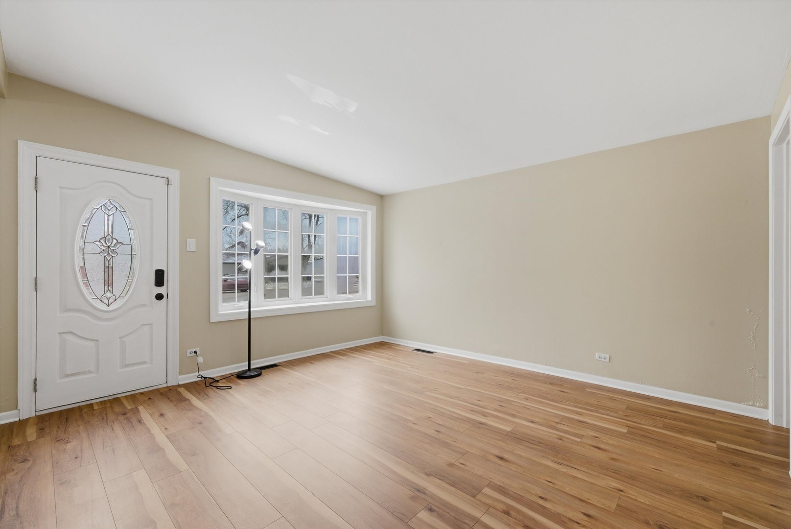 7932 W 98th Place