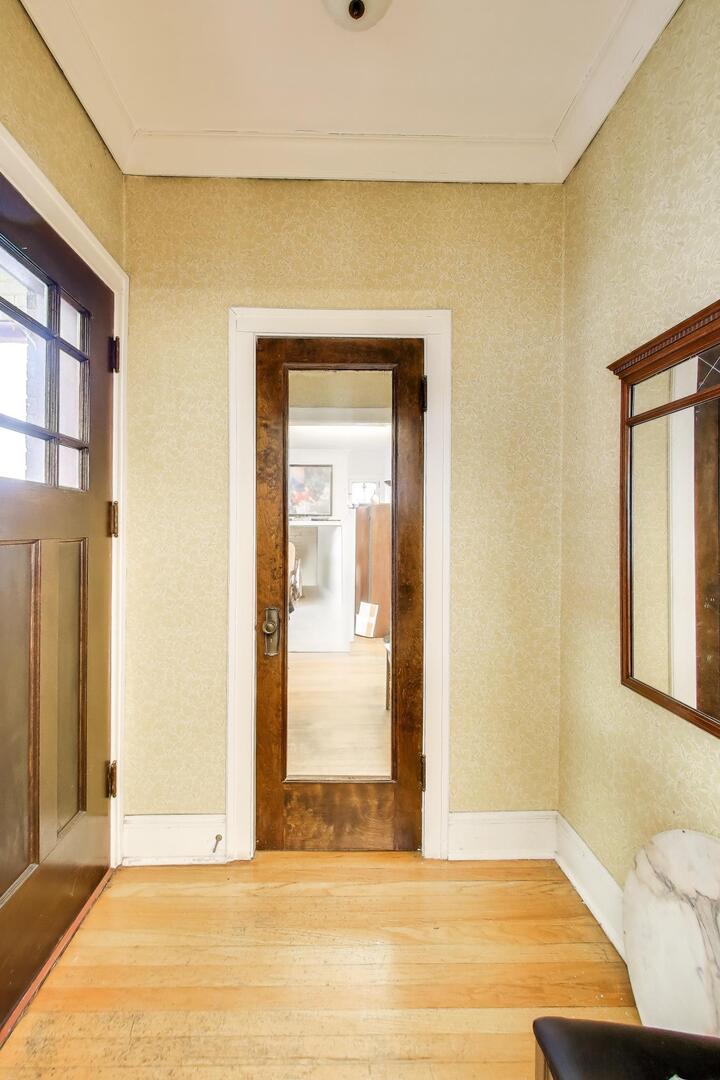 2651 Broadway Avenue