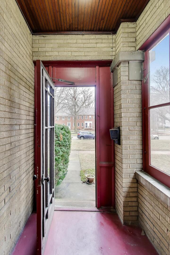 2651 Broadway Avenue