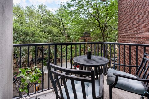Tiny photo for 2740 N Pine Grove Avenue #3D, Chicago, IL 60614 (MLS # 12480580)