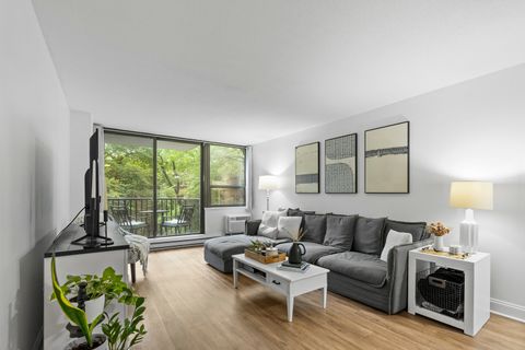 Tiny photo for 2740 N Pine Grove Avenue #3D, Chicago, IL 60614 (MLS # 12480580)
