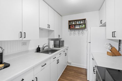 Tiny photo for 2740 N Pine Grove Avenue #3D, Chicago, IL 60614 (MLS # 12480580)