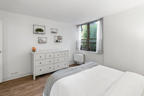 Tiny photo for 2740 N Pine Grove Avenue #3D, Chicago, IL 60614 (MLS # 12480580)