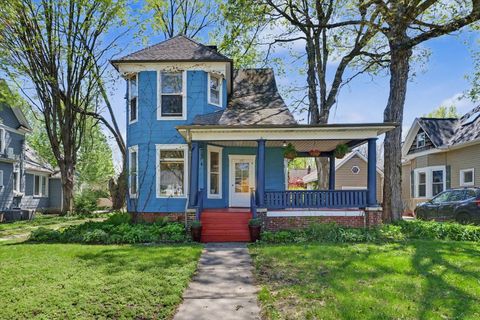 Photo of 617 W White Street, Champaign, IL 61820 (MLS # 12627999)