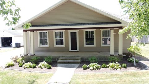 Tiny photo for 618 S Thomas Street, Gilman, IL 60938 (MLS # 12190045)