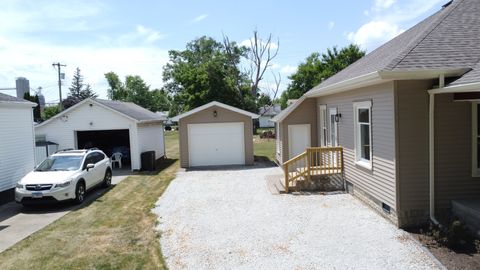 Tiny photo for 618 S Thomas Street, Gilman, IL 60938 (MLS # 12190045)