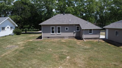 Tiny photo for 618 S Thomas Street, Gilman, IL 60938 (MLS # 12190045)