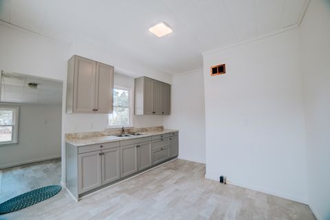 Tiny photo for 618 S Thomas Street, Gilman, IL 60938 (MLS # 12190045)