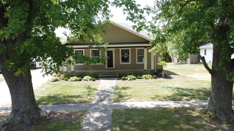 Photo of 618 S Thomas Street, Gilman, IL 60938 (MLS # 12190045)