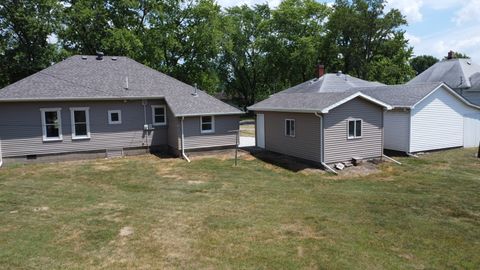 Tiny photo for 618 S Thomas Street, Gilman, IL 60938 (MLS # 12190045)