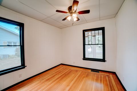 Tiny photo for 618 S Thomas Street, Gilman, IL 60938 (MLS # 12190045)
