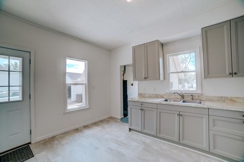 Tiny photo for 618 S Thomas Street, Gilman, IL 60938 (MLS # 12190045)