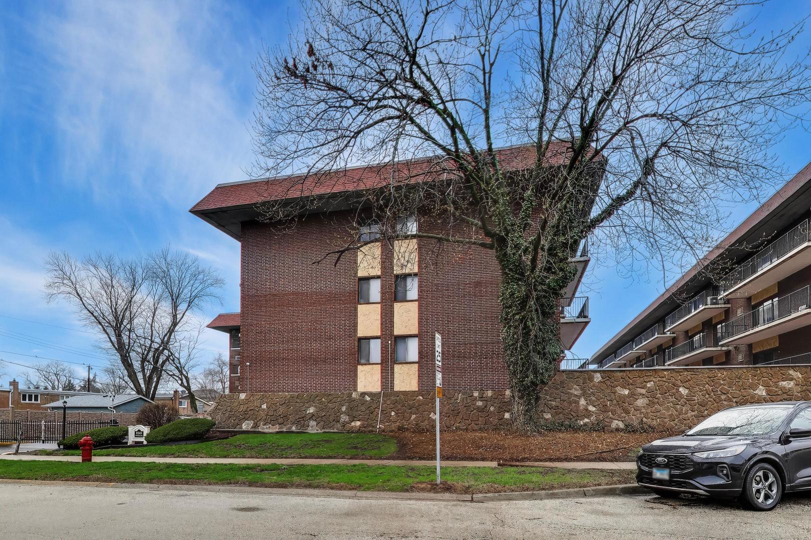 9520 Mayfield Avenue S 111N