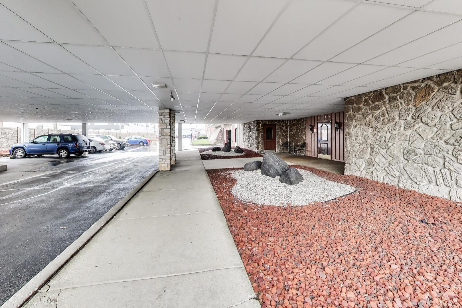9520 Mayfield Avenue S 111N