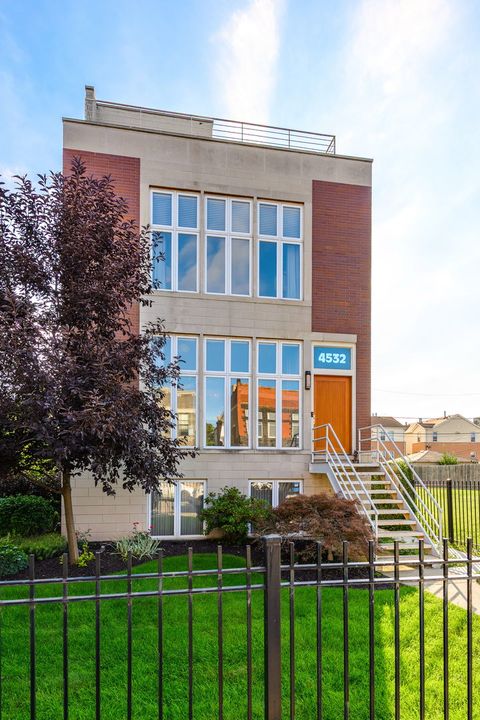4532 S Oakenwald Avenue Chicago IL 60653