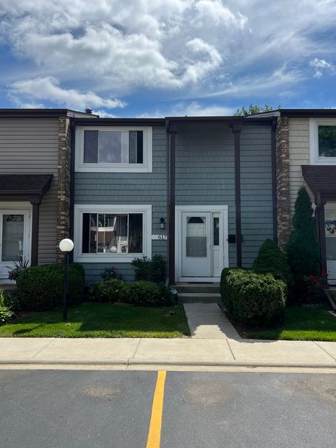 Photo of 617 Westwood Court, Wheeling, IL 60090 (MLS # 12442125)