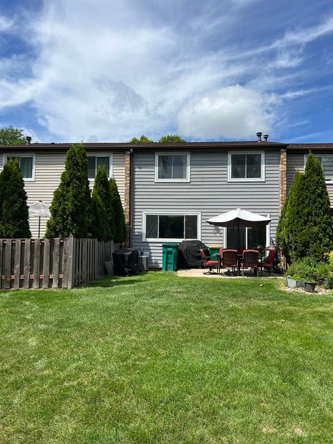 Tiny photo for 617 Westwood Court, Wheeling, IL 60090 (MLS # 12442125)
