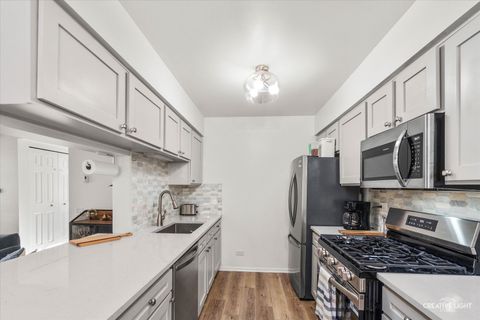 Tiny photo for 170 Half Moon Circle, Aurora, IL 60504 (MLS # 12503973)