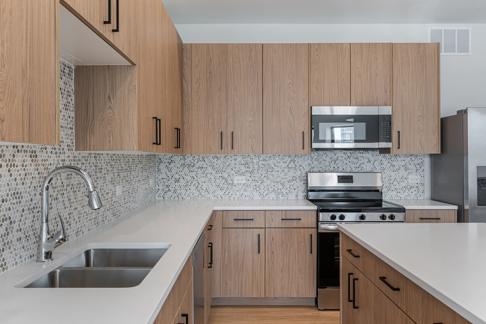 805 N Milwaukee Avenue 4N