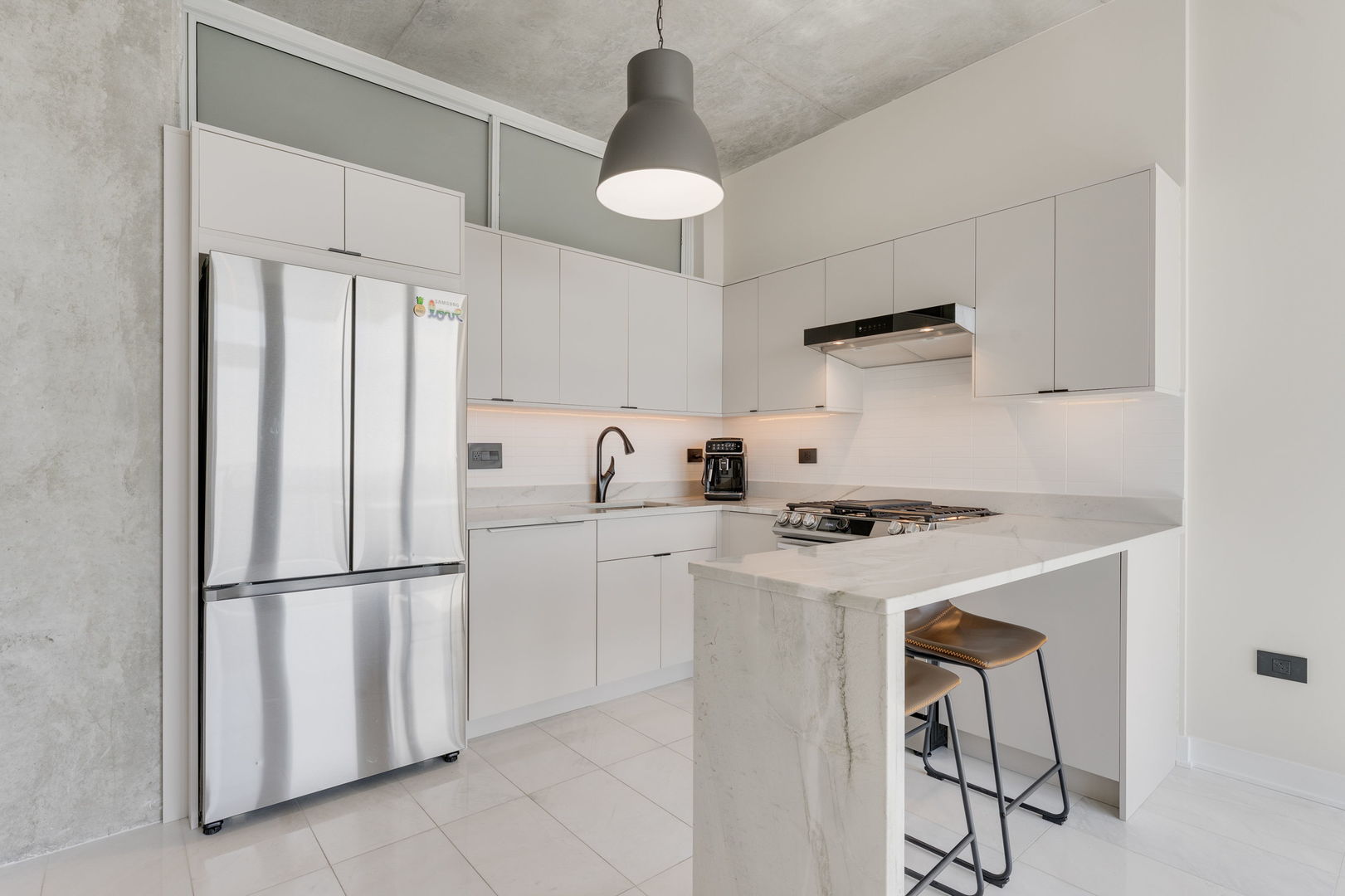 235 W Van Buren Street 4004