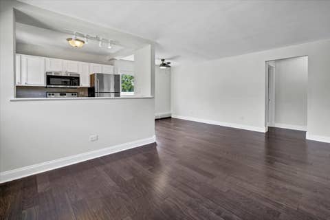 Tiny photo for 425 S Elmwood Avenue #5, Oak Park, IL 60302 (MLS # 12738078)