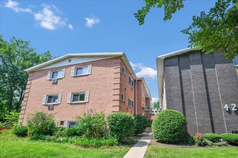 Photo of 425 S Elmwood Avenue #5, Oak Park, IL 60302 (MLS # 12738078)