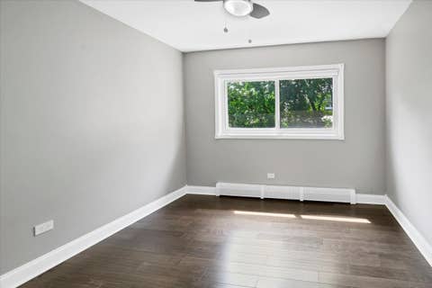 Tiny photo for 425 S Elmwood Avenue #5, Oak Park, IL 60302 (MLS # 12738078)
