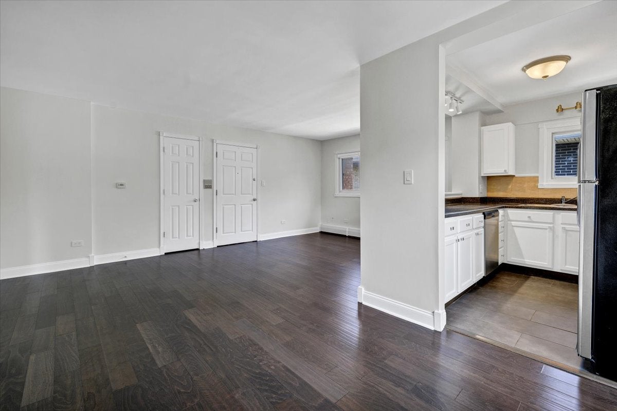 425 S Elmwood Avenue 5