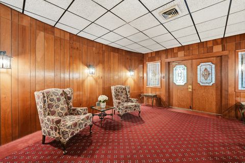 Tiny photo for 75 6th Avenue #304, La Grange, IL 60525 (MLS # 12643385)