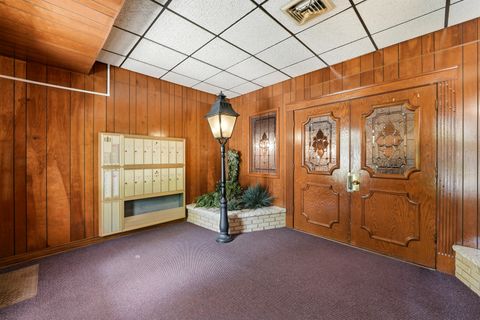 Tiny photo for 75 6th Avenue #304, La Grange, IL 60525 (MLS # 12643385)